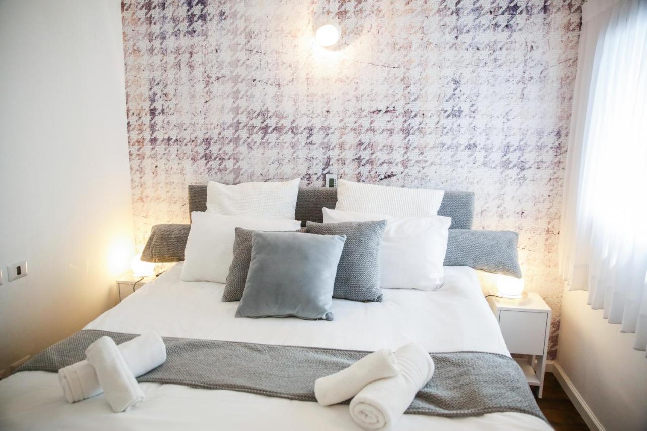 Appartamento Yalarent Midtown Towers Tlv Tel Aviv Esterno foto