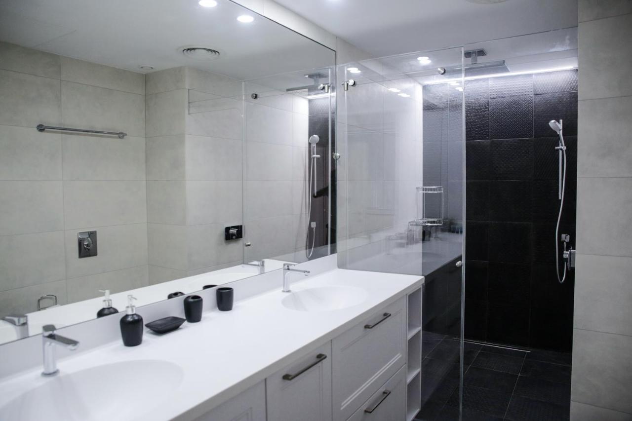 Appartamento Yalarent Midtown Towers Tlv Tel Aviv Esterno foto