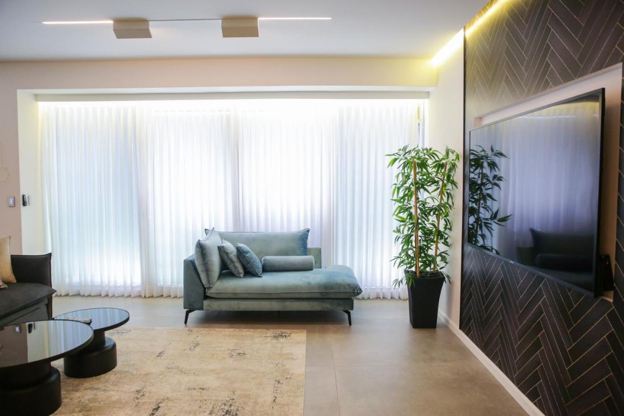 Appartamento Yalarent Midtown Towers Tlv Tel Aviv Esterno foto
