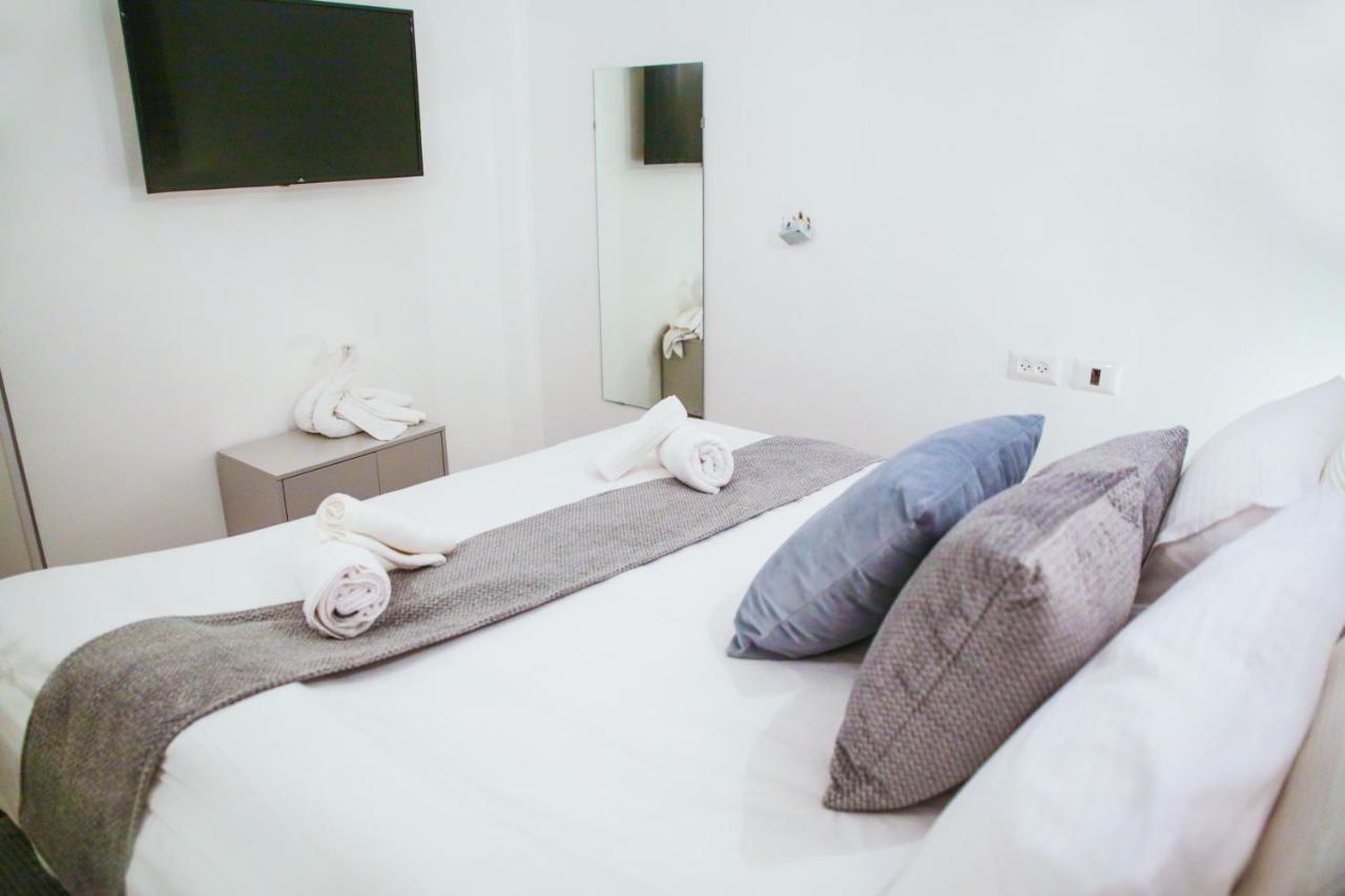 Appartamento Yalarent Midtown Towers Tlv Tel Aviv Esterno foto