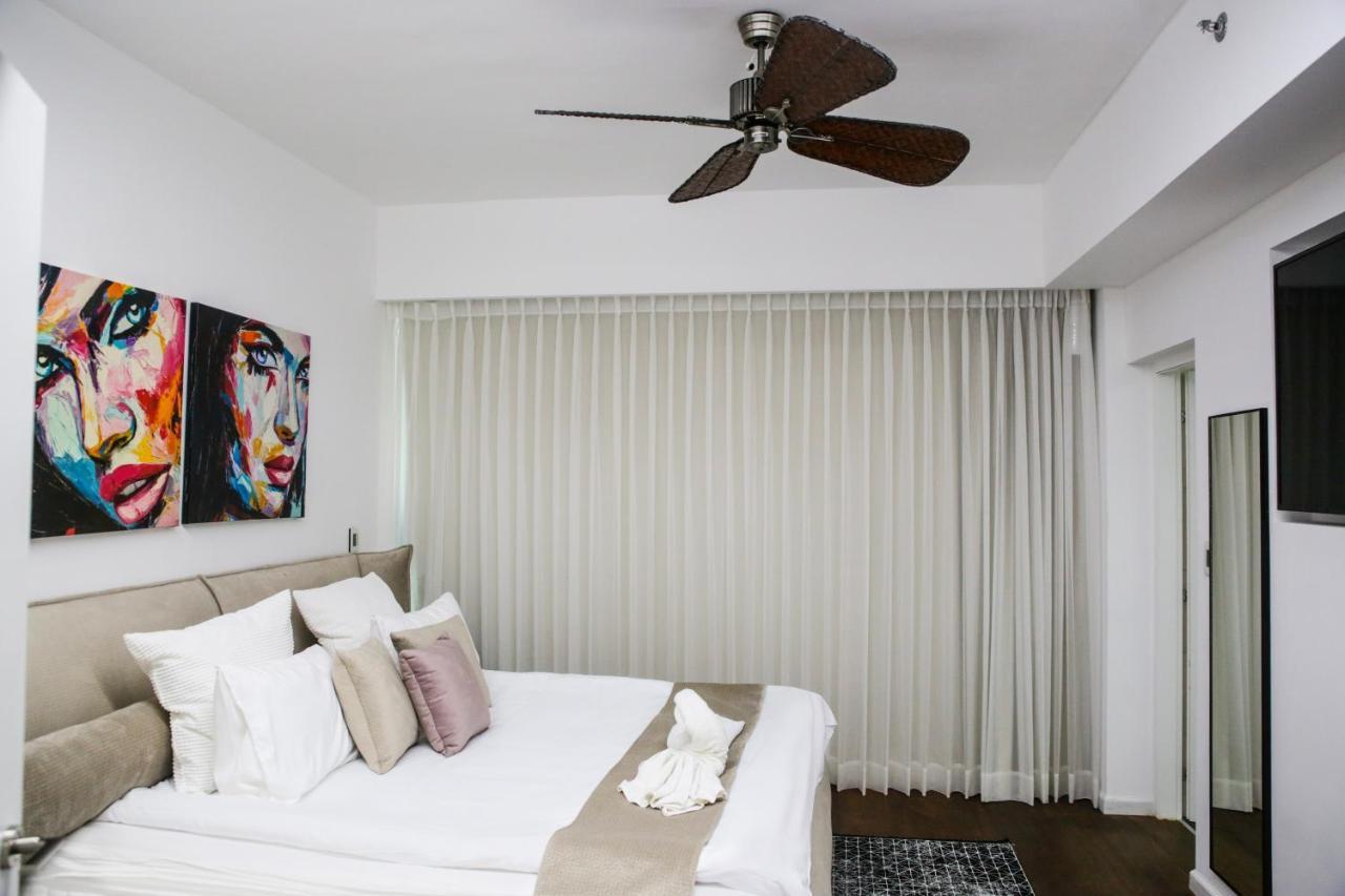 Appartamento Yalarent Midtown Towers Tlv Tel Aviv Esterno foto