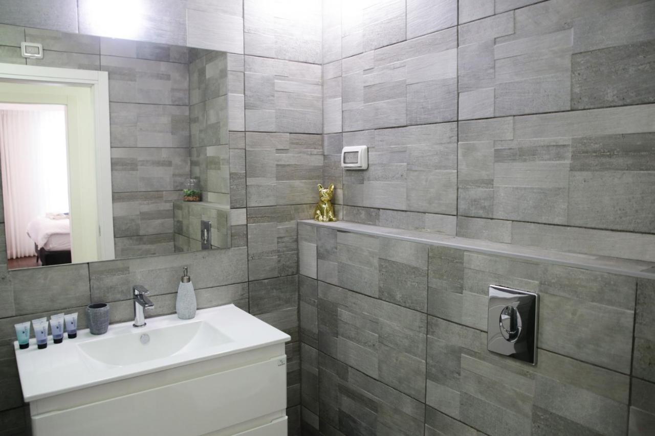 Appartamento Yalarent Midtown Towers Tlv Tel Aviv Esterno foto